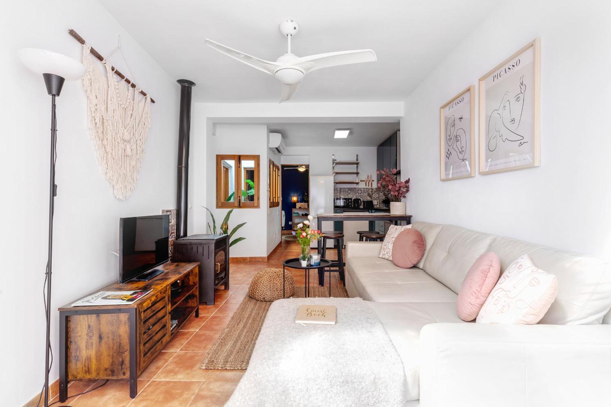 Casa De La Montana Apartments Sayalonga エクステリア 写真